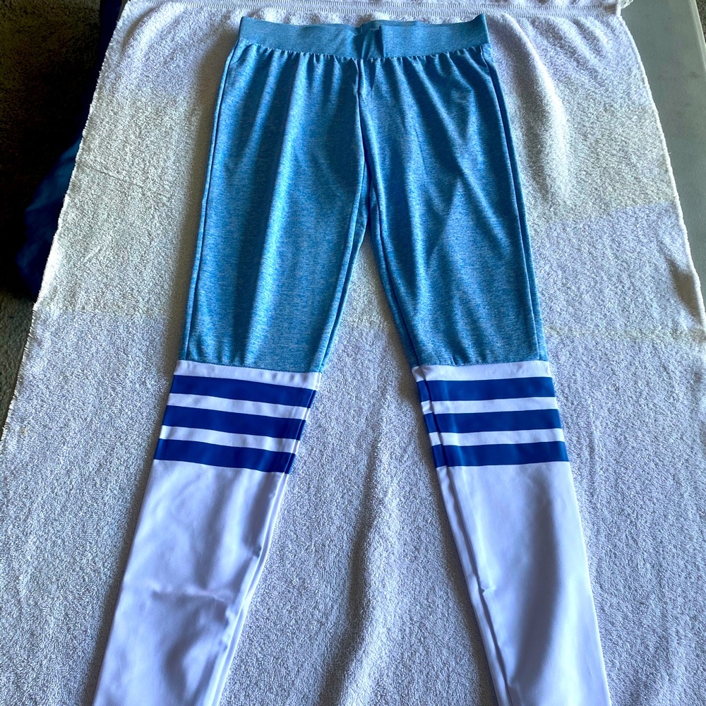 Light blue striped leggings